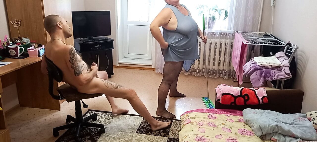 Ben benim horoz mastürbasyon yapmak ve sonra hizmetçi sikmek