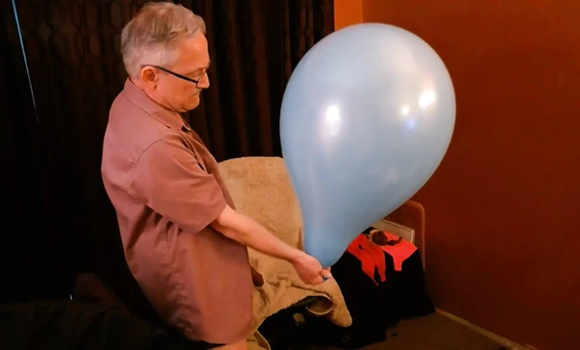 154) sapık baba ile büyük yuvarlak balon eğlencesi