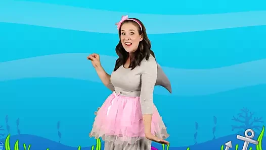 Bebek köpekbalığı büyük göğüs zıplama dansı