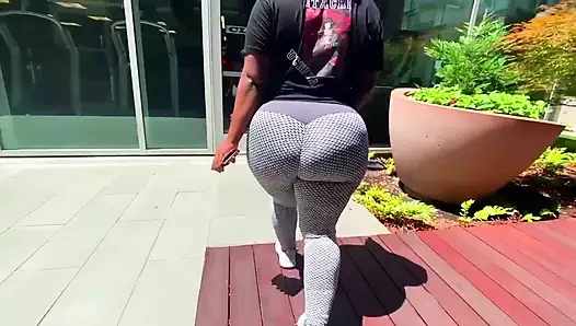 Siyah kızlar günler boyunca pasta alıyor