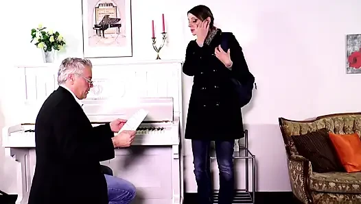 Seksi olgun yaşlı yarak ağzında