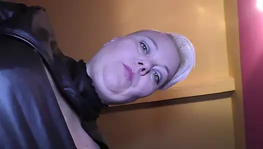 Ağzına tükürüyorum