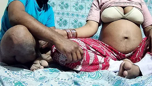 Hintli doktor ve hemşire köyde seks yapıyor