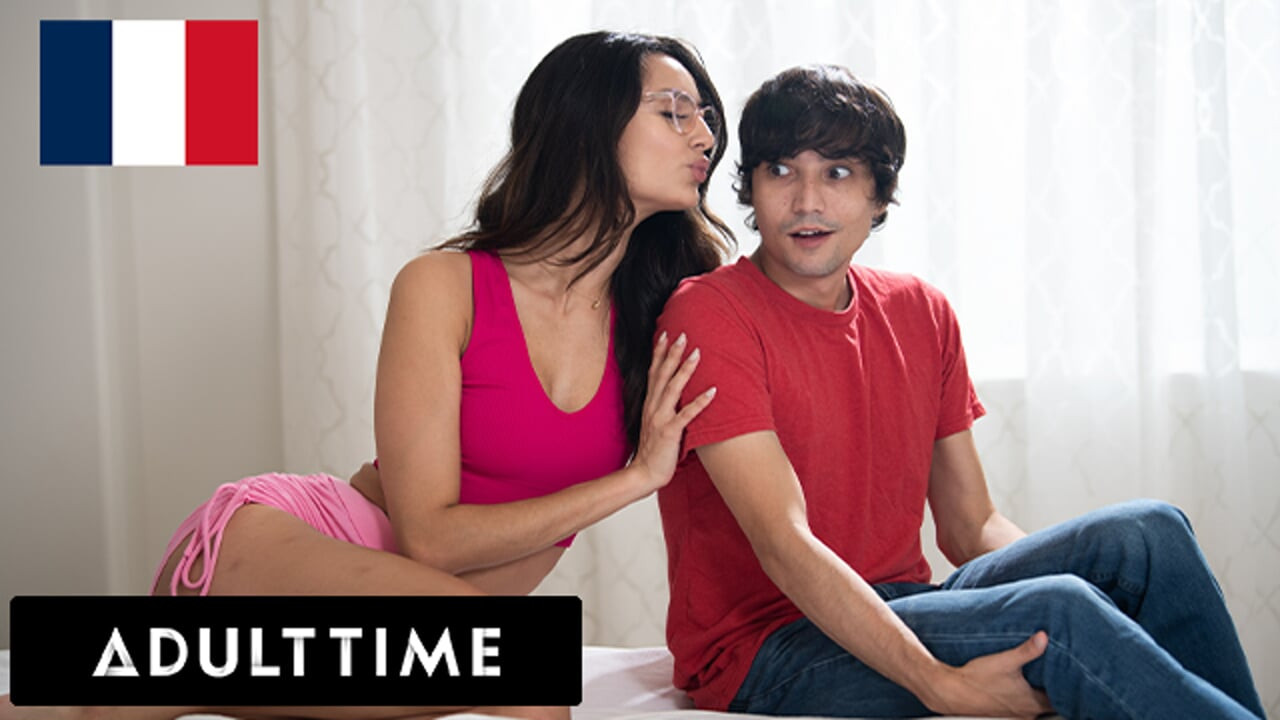 ADULT TIME - Eliza Ibarra yanlış gözlük takıyor ve erkek arkadaşı yerine üvey erkek kardeşini sikiyor! FRANSıZ ALTYAZıLı