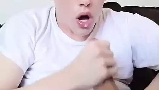 Boy selfsucking own cock & selffacial