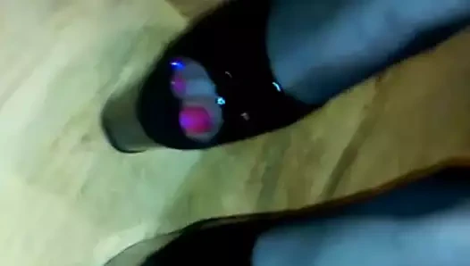 Ayak çorapları ve yüksek topuklu ayakkabılar