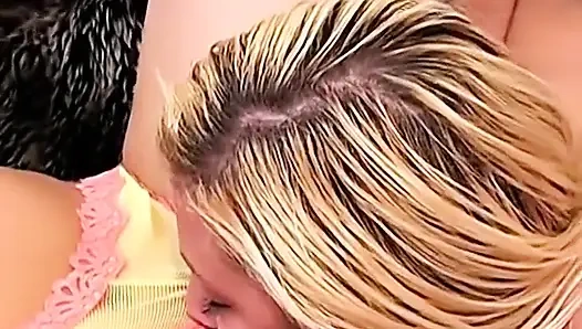 Hunni ve Cali orgazm oluyor