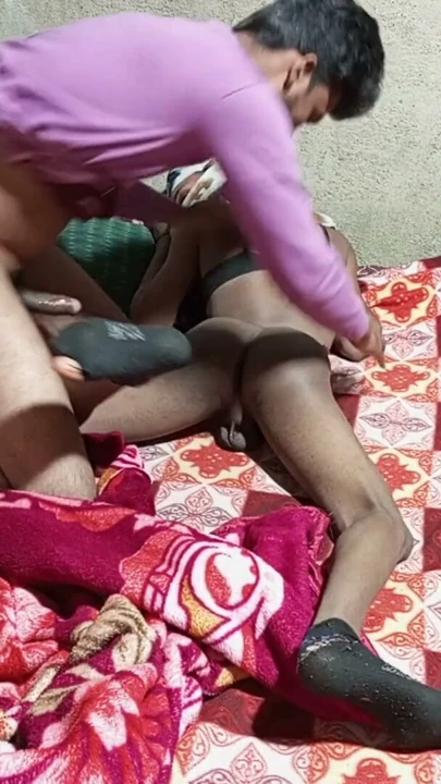 Beni yala aakeli mere gar ke sabhi log bahr gaye me aapne oda beni çok rhi thi thabhi mera chachere bhi aaya bizim mujhe. | Klip 1