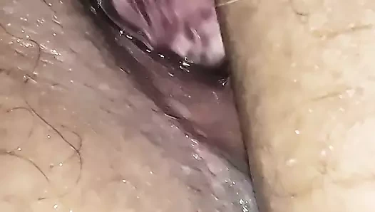 Büyük götlü orta yaşlı seksi iri güzel kadın dildoyla sikişiyor!!