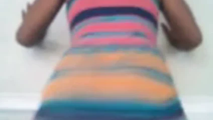 Güzel kızıl saçlı twerk