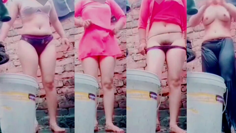 Ateşli Pencaplı genç kız seksi bir banyo yapıyor