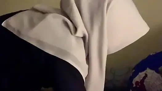 Sessizce üvey kız kardeşimin yarağını sikiyorum