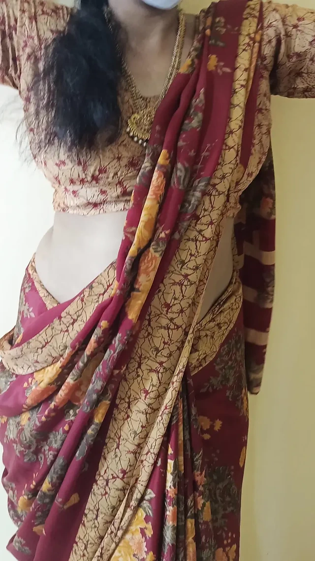 Red color saree cheating Housewife 1