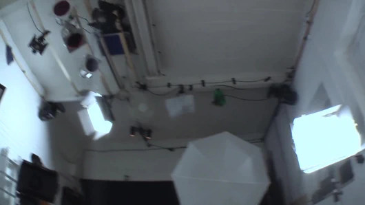 Gehirnstau beim Wichsen - Asian Slut pisst mit monster Clit