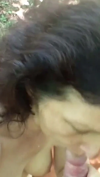 Захватывающий момент из "74-летняя бабушка с волосатой киской - секс на улице с тинкой в видео от первого лица"