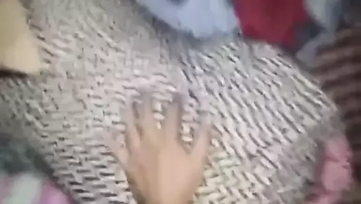 Aunty Başlarken ona büyük göt becerdin at gece