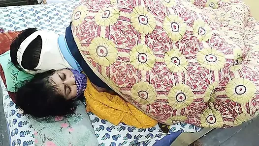 Üvey kızım kocam beni sikiyor, üvey kızımla kavga ettikten sonra bana geldiğinde, ona amımı vererek onu sakinleştiriyorum