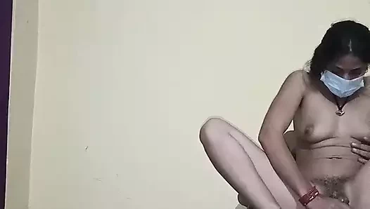 Yenge domalarak sikiliyor ve sevgilisinin yarağına biniyor