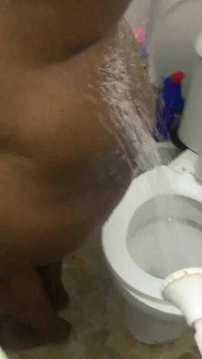 "Pawg evli kadın biraz hareketten önce duş alıyor" dan heyecan verici an