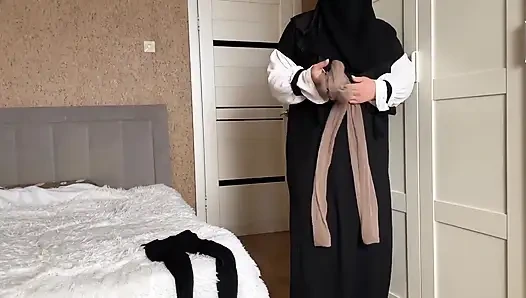 Üvey annemin tayt seçmelerine yardım ettim