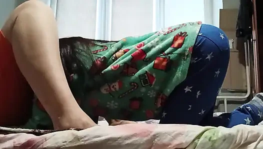 Yaşlı kadınların amlarını koklamayı ve yalamayı seviyorum