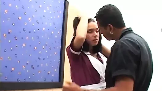 Büyük yarak seksi adam götten yarağı seviyor