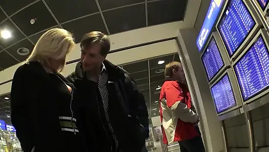 Büyük Doğal Memeli Bebek Çılgınca Sikiliyor