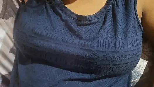 Gerçek Asyalı orta yaşlı seksi kadın ev yapımı gerçek video