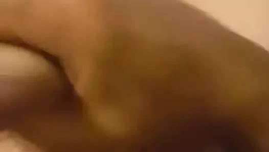 göbek üzerinde Cum