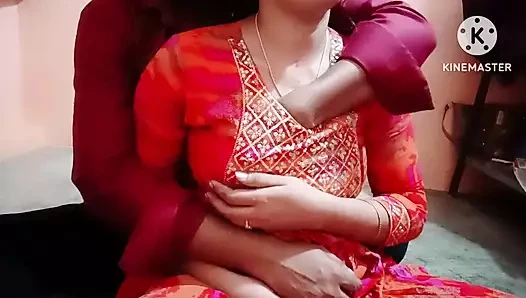 Kız arkadaş ka memeli jor se dabaya ya da kiya'ya ilk kez öpüşüyor