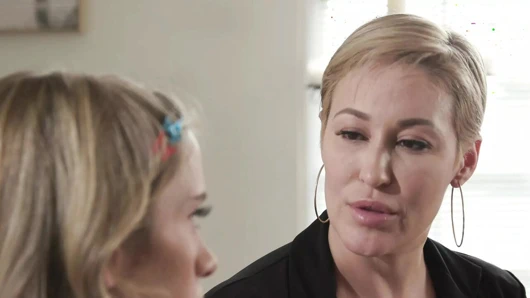 Khloe Crushes On Dr. Keely