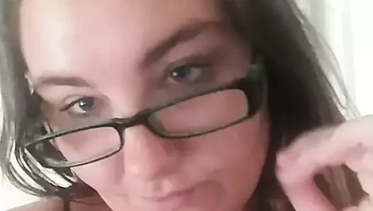 Ashley Ace külotlu çorap giyiyor