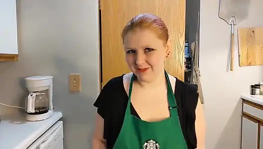 Yaramaz barista kaba müşteriyle ilgileniyor