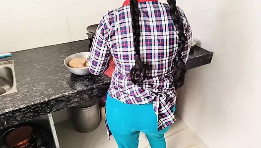 Hintli güzel kız sıkı ilk kez xxx videolar, desi güzel köylü kızı seks videoları