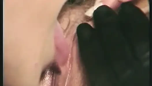 Seksi esmer kızlar birbirlerini parmaklıyor