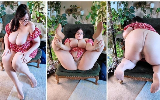 Tombul orta yaşlı seksi kadın Jayne bronz külotlu çorapla yumuşak kıvrımlarını gösteriyor