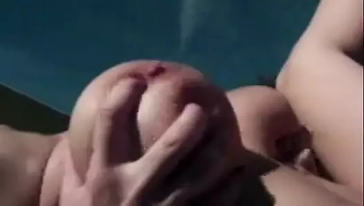 Azgın hatunlar oyuncaklarla deliklerini keşfetmeye hazır