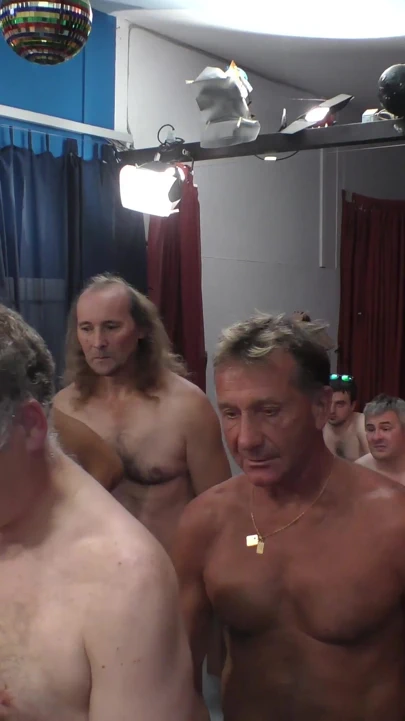 Ashley Cum Star vahşi grup seks partisi