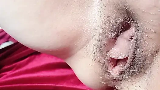 Sürtük evli kadın büyük bir fışkırtma yapıncaya kadar dildosunu derine itiyor