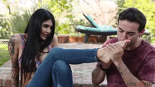 Ayaklarımla oynayabilirsin