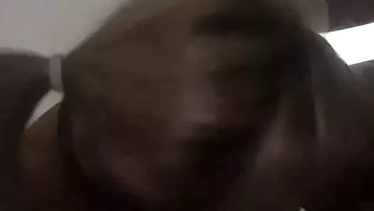 Karısı kocasını boynuzluyor. emme 2 musluklar