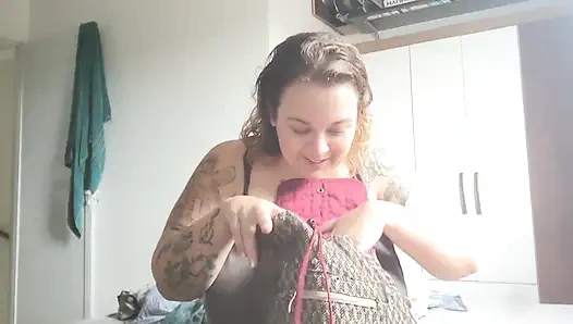 Uzun mesafeli kız arkadaş özel bir şey buldu, seni çok özledim