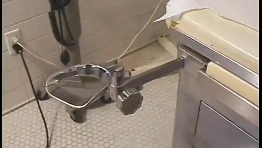Deri vitesli şehvetli kızıl saçlı minyon bebek gibi kız