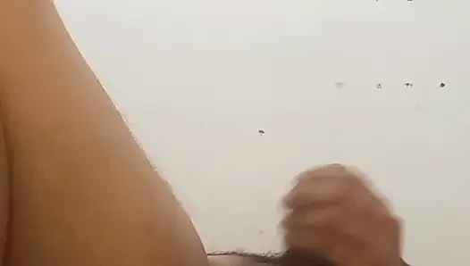 Üvey babasının iş arkadaşı evimizde mastürbasyon yapıyor