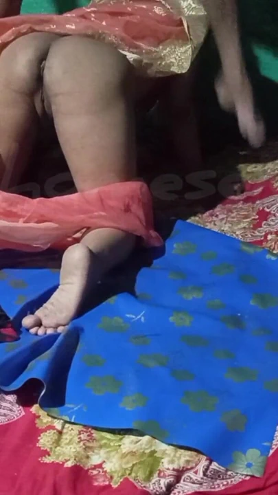 Bangladeş'te yeni evli yenge seks videosu | Klip 2