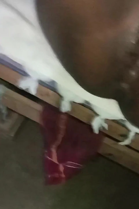 Yengenin üvey kız kardeşi sikişiyor