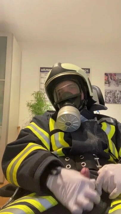 Mega Cum in Feuerwehr