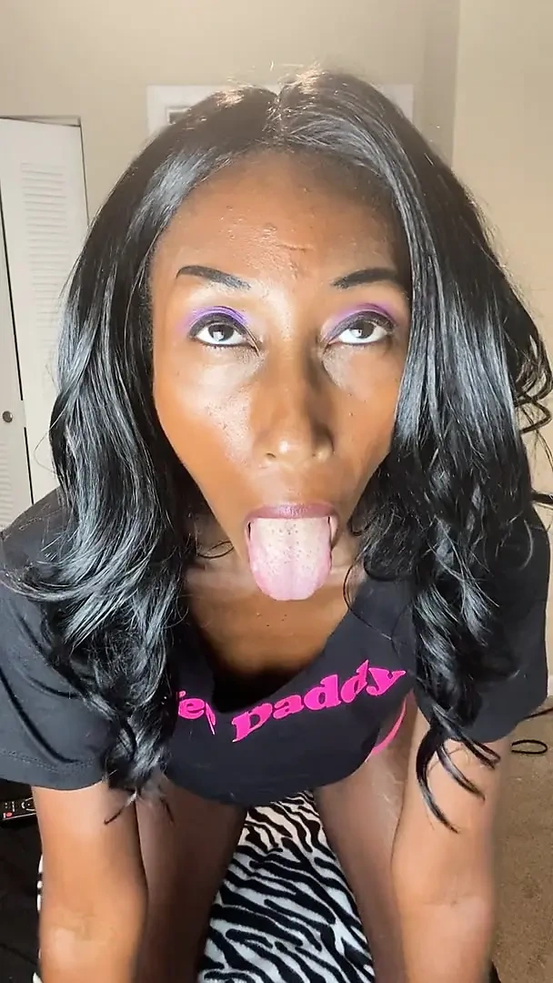 Babanın itaatkar sürtüğü