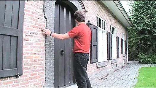 Erkek delisi için bir bakım evi