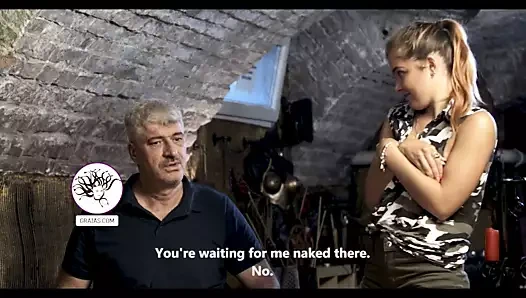 Küçük sürtük bazı yararlı kelimeler öğrenir